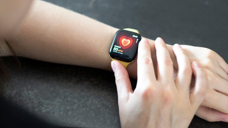 Top 3 Apple Watch Accessories Most Suggested by Amazon Shoppers