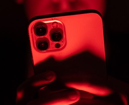 UK Government Reports 100 Countries Possess Phone-Hacking Spyware