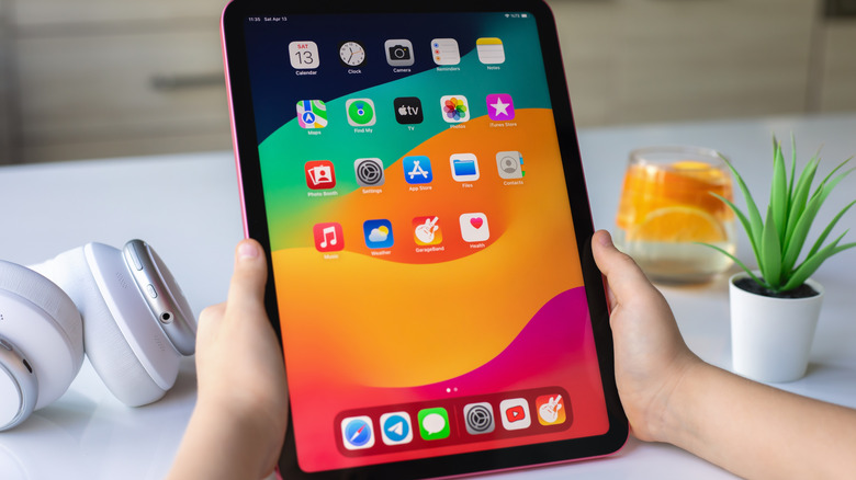 Uncover the Concealed Power Bank Functionality on Your iPad