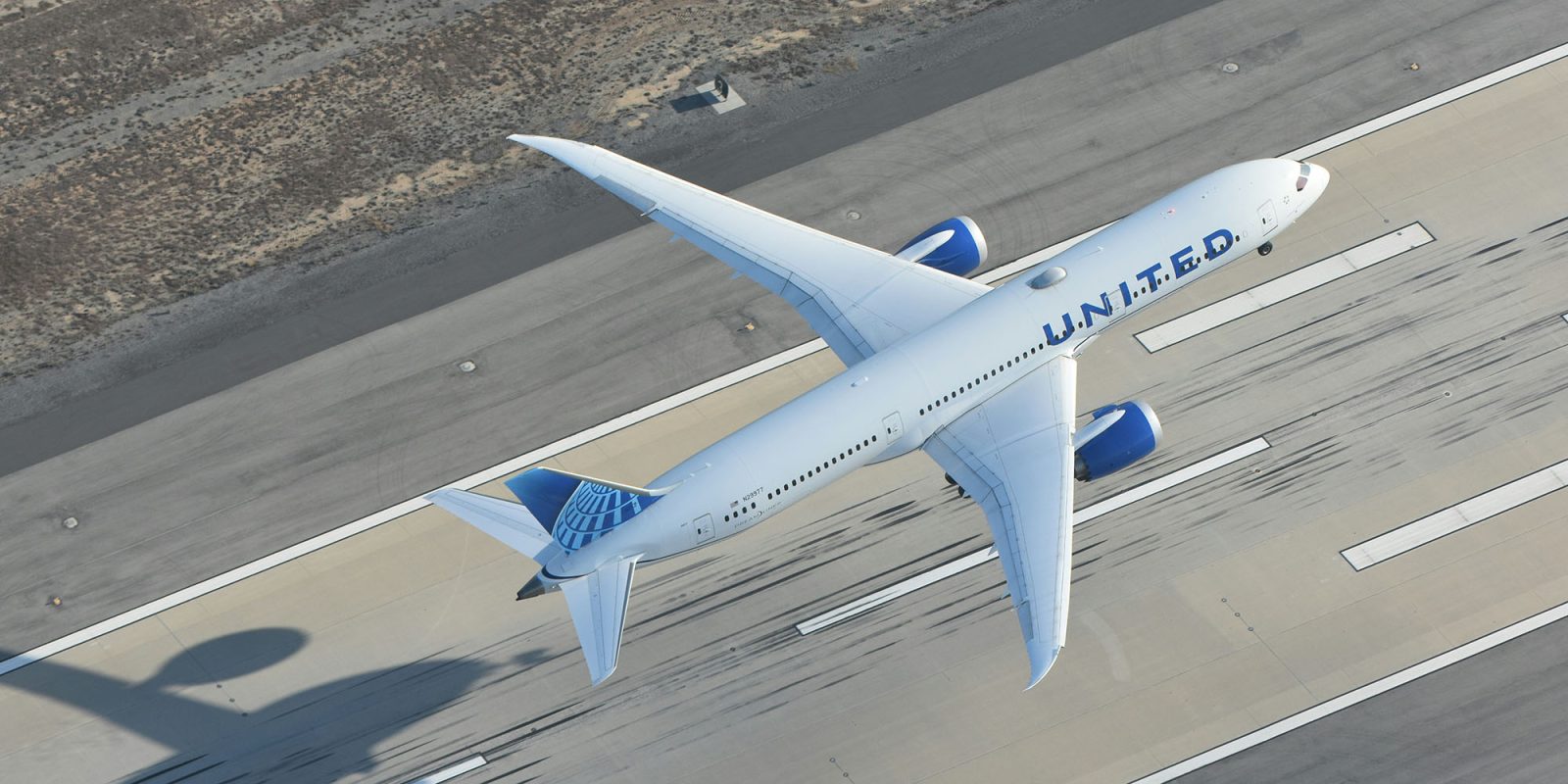 United Airlines App Improves AirTag Tracking and Offers TSA Wait Time Data