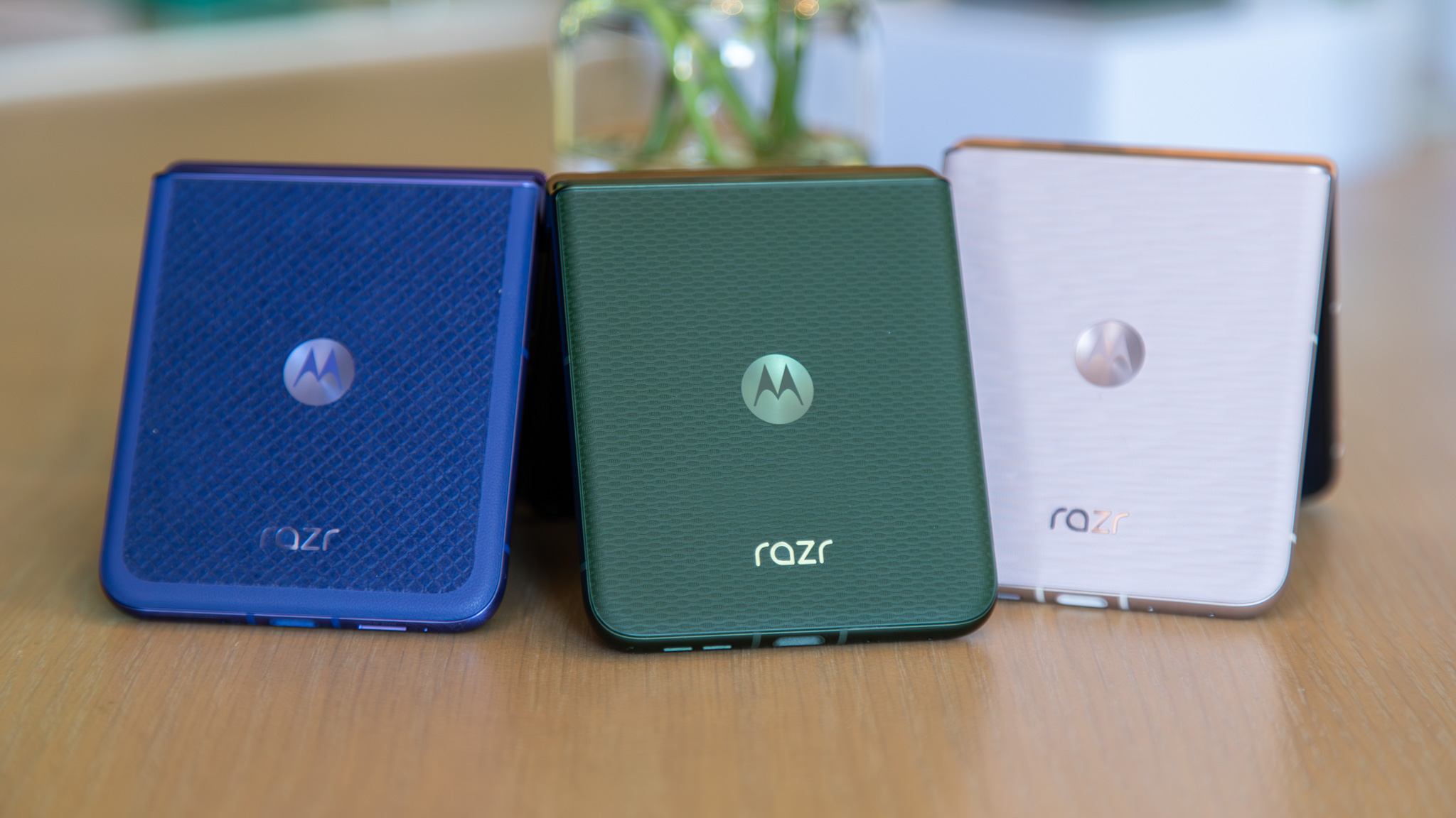 Advantages and Disadvantages of Acquiring the 2026 Motorola Razr Flip Phone: 6 Reasons to Buy and 4 Reasons to Refrain
