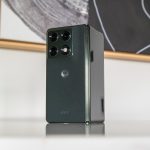 "Advantages and Disadvantages of the Motorola Razr Fold: 7 Reasons to Purchase and 3 Reasons to Avoid"