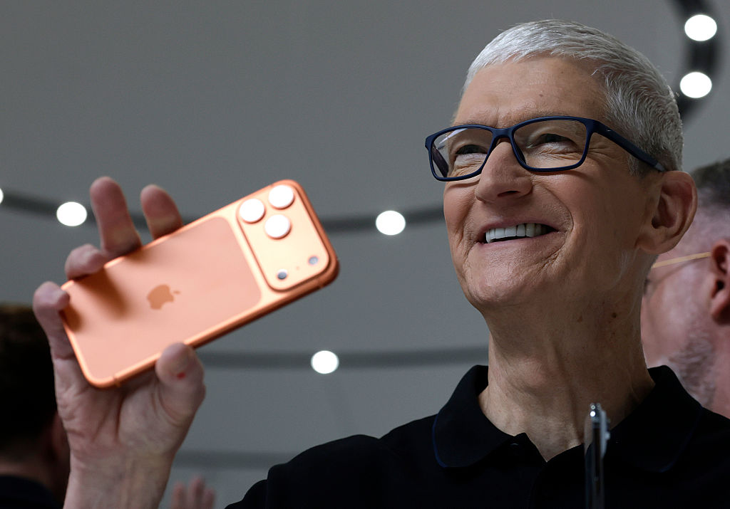 As Tim Cook Steps Down, Apple Hits Record Sales Despite Looming Chip Shortage