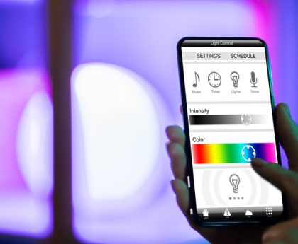 Comparing Smart Plugs and Smart Bulbs: Selecting the Optimal Choice for Lamp Enhancements