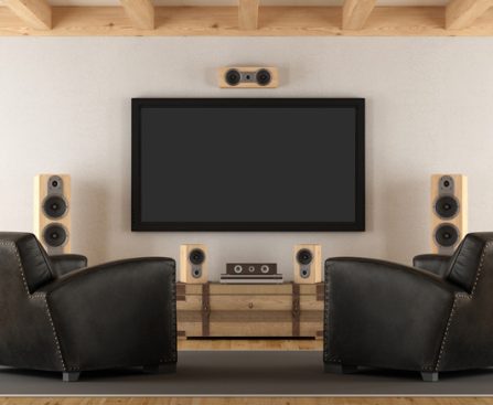 Comparing Soundbars and Surround Sound Systems for the Best Home Theater Configuration