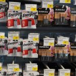 Comparison of Battery Lifespan: Duracell vs. Energizer