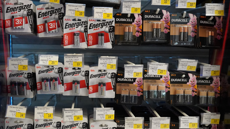 Comparison of Battery Lifespan: Duracell vs. Energizer