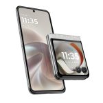 Comparison of Motorola Razr 2025 and Razr 2026: Developments and Limitations