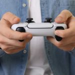 Comprehending the Blue Light Signal on a PlayStation 5 Controller