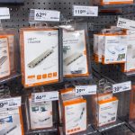 Comprehending the Distinctions Between USB Hubs and Docking Stations