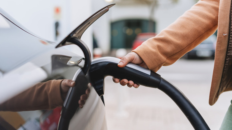 Comprehending the Various Categories of EV Charging Stations
