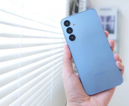 Consumer Reports Suggests Purchasing the $300 Samsung Smartphone