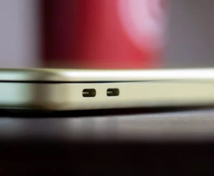 Contrasting Heat Regulation: Plastic vs. Metal Laptop Casings