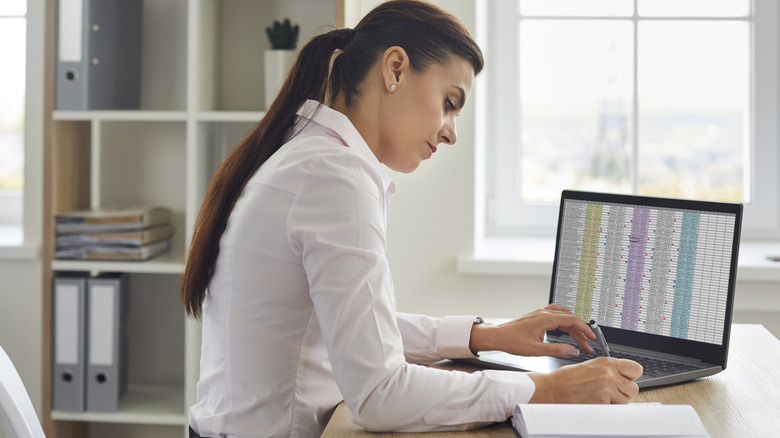 Contrasting White Noise and Brown Noise: Identifying the Most Effective for Productivity
