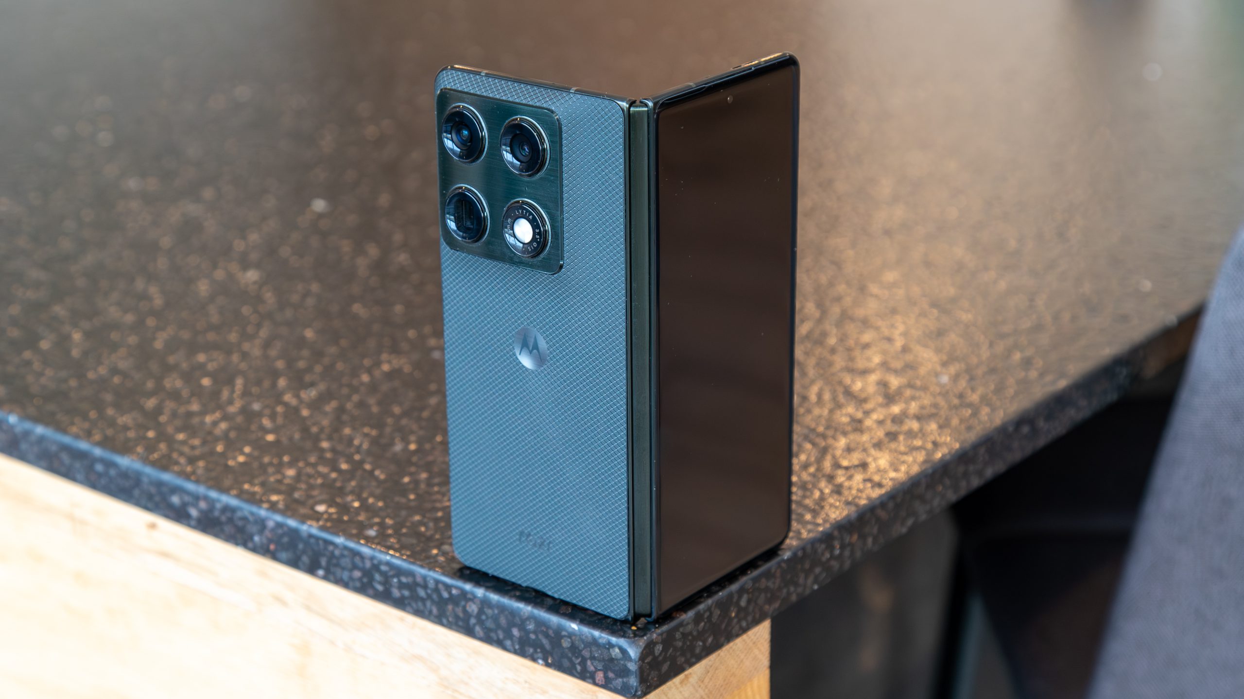 Detalles sobre la velocidad de carga del Motorola Razr Fold