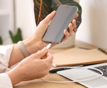 Disproving 5 Popular Misconceptions Regarding Phone Charging