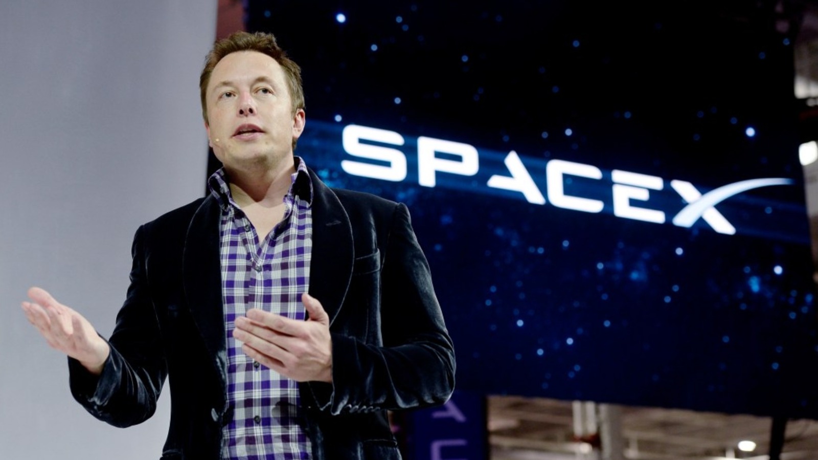 Elon Musk's $200 Million Pay Linked to SpaceX's Ambition of Settling Mars with More Than One Million Individuals