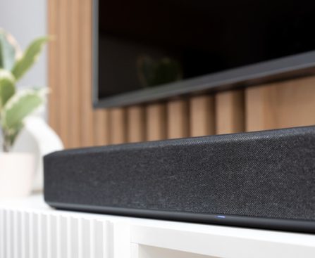 Evaluating Soundbars and Speakers: Selecting the Optimal Audio Option for Your Television