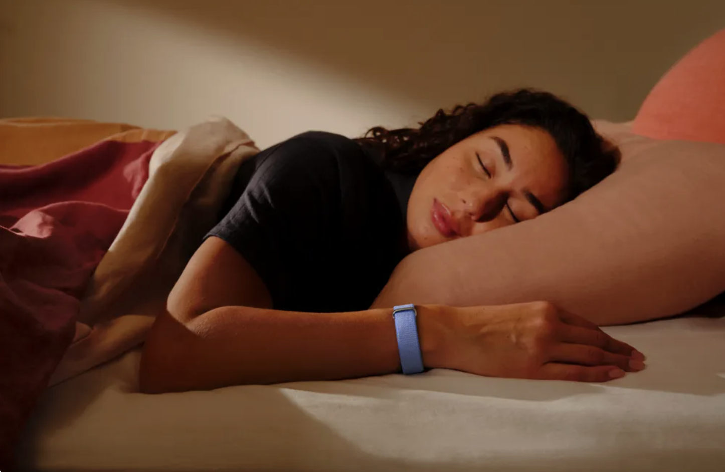 Google Introduces Screenless Fitbit Air Similar to Whoop