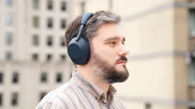 Grab Sony's XM6 Noise-Cancelling Headphones While They're at Their Best Price Ever