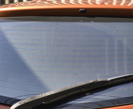 Grasping the Function of Lines on Automobile Rear Windows