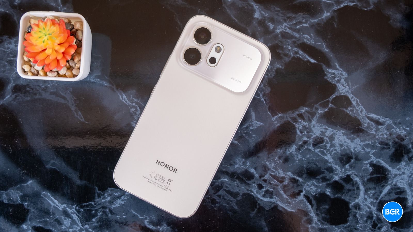 Honor 600 Review: A Screen with Remarkable Brightness