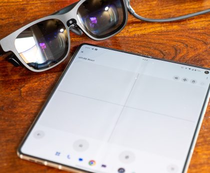 Intelligent Eyewear Converts Razr Fold into a Completely Operational Laptop