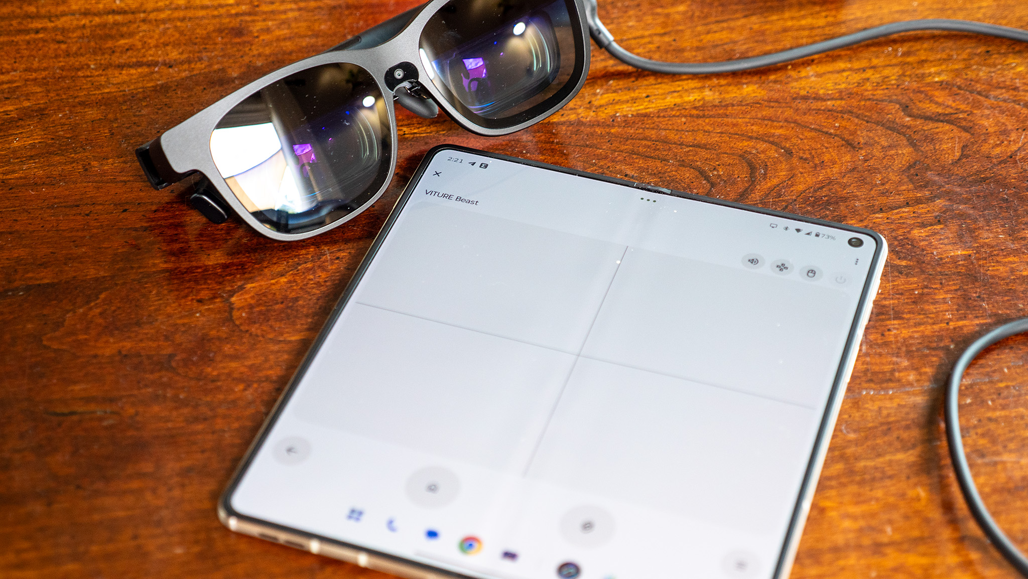 Intelligent Eyewear Converts Razr Fold into a Completely Operational Laptop