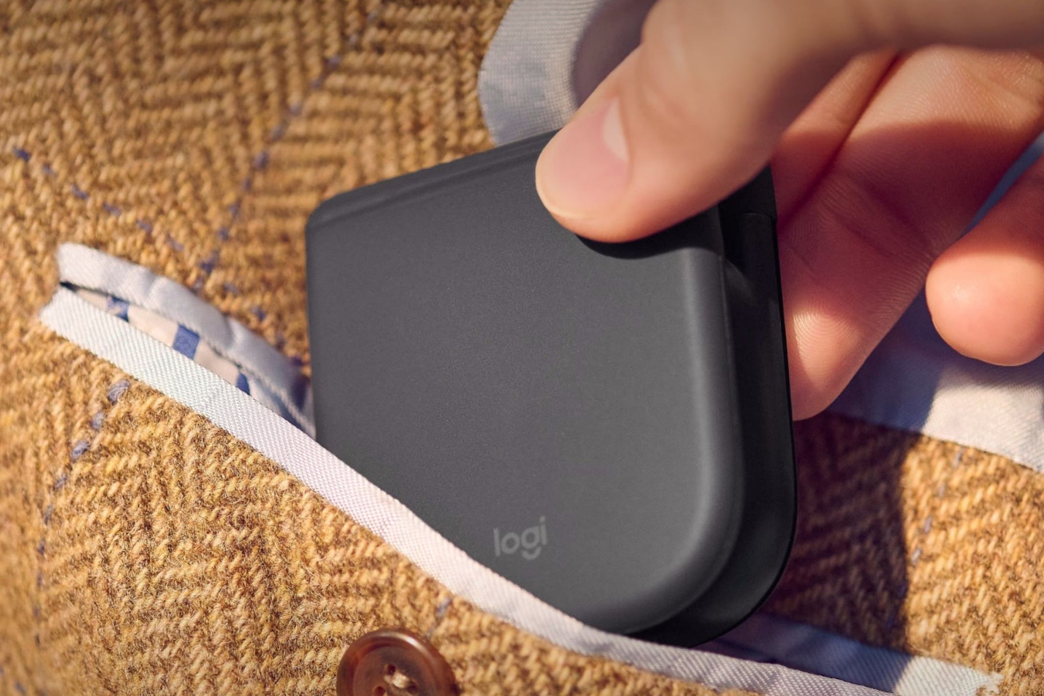 Logitech's Tiny Folding Mouse Outperforms Laptop Trackpads