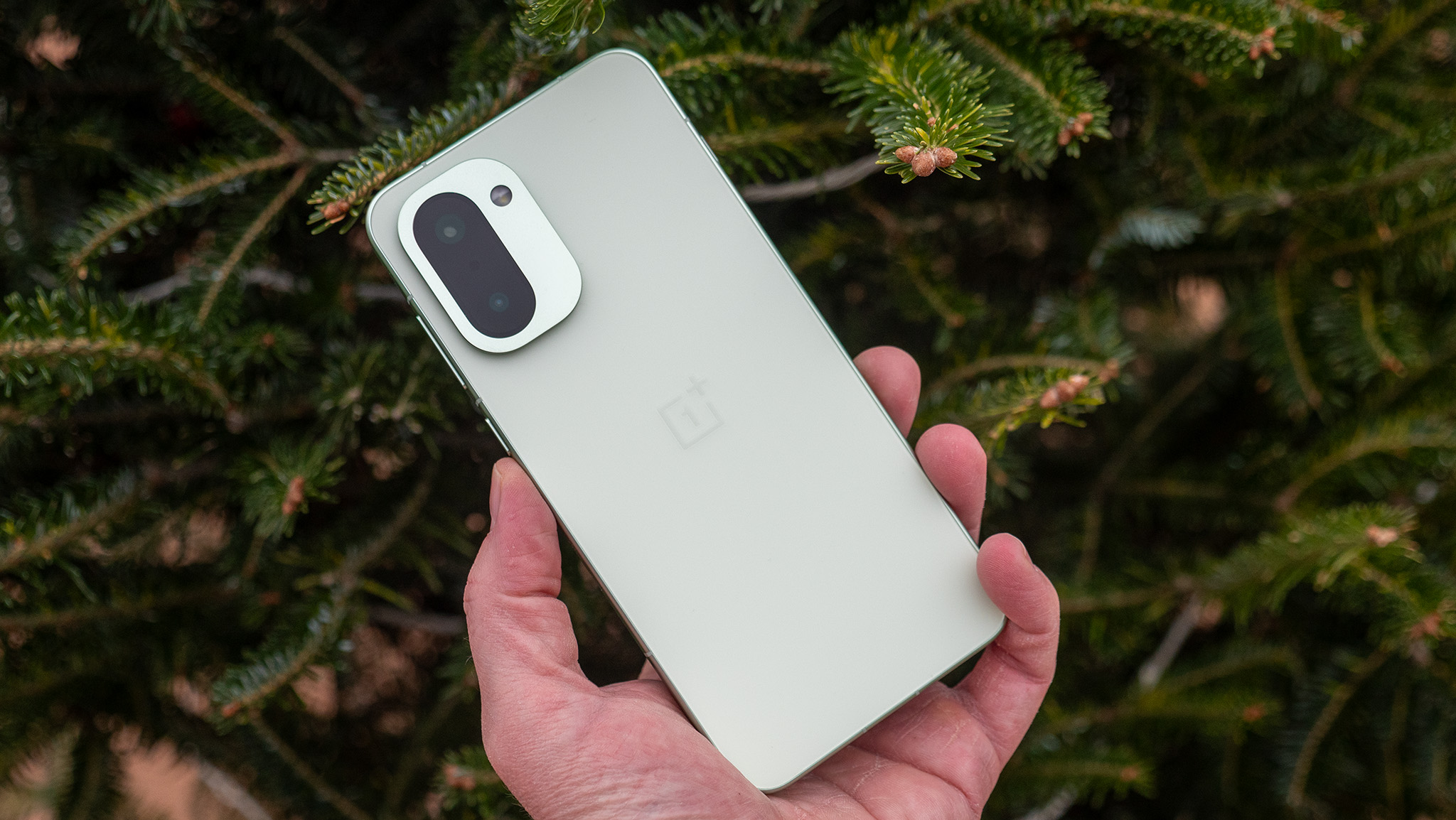 OnePlus 15R Delivers Outstanding Battery Performance and Gains Unmatched Price Cut on Amazon