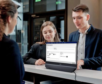 Philips' new display features screens on both sides