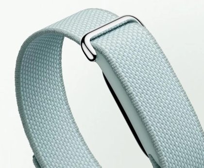 Preorder Google Fitbit Air and get a second band for free