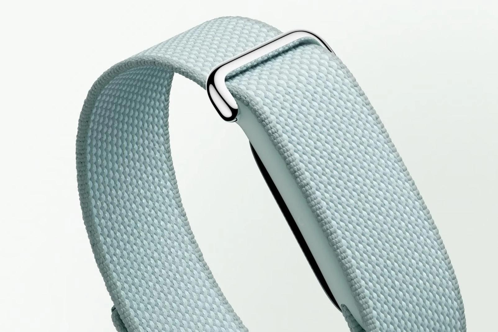 Preorder Google Fitbit Air and get a second band for free