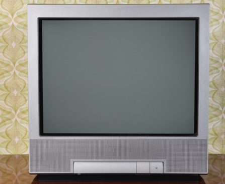 Reasons Why CRT Displays Are Favored by Retro Enthusiasts: 7 Essential Factors