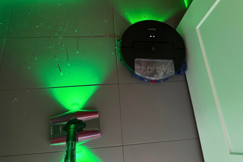 Review of the Dyson Spot+Scrub Ai Robot Vacuum: A Missed Opportunity for Dyson's Comeback