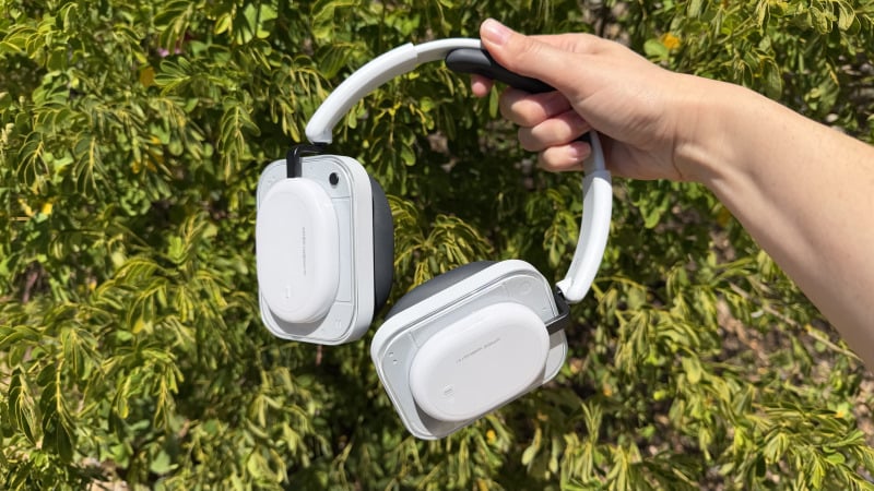 Review: The Nothing Headphone (a) is the Brand's Best Yet