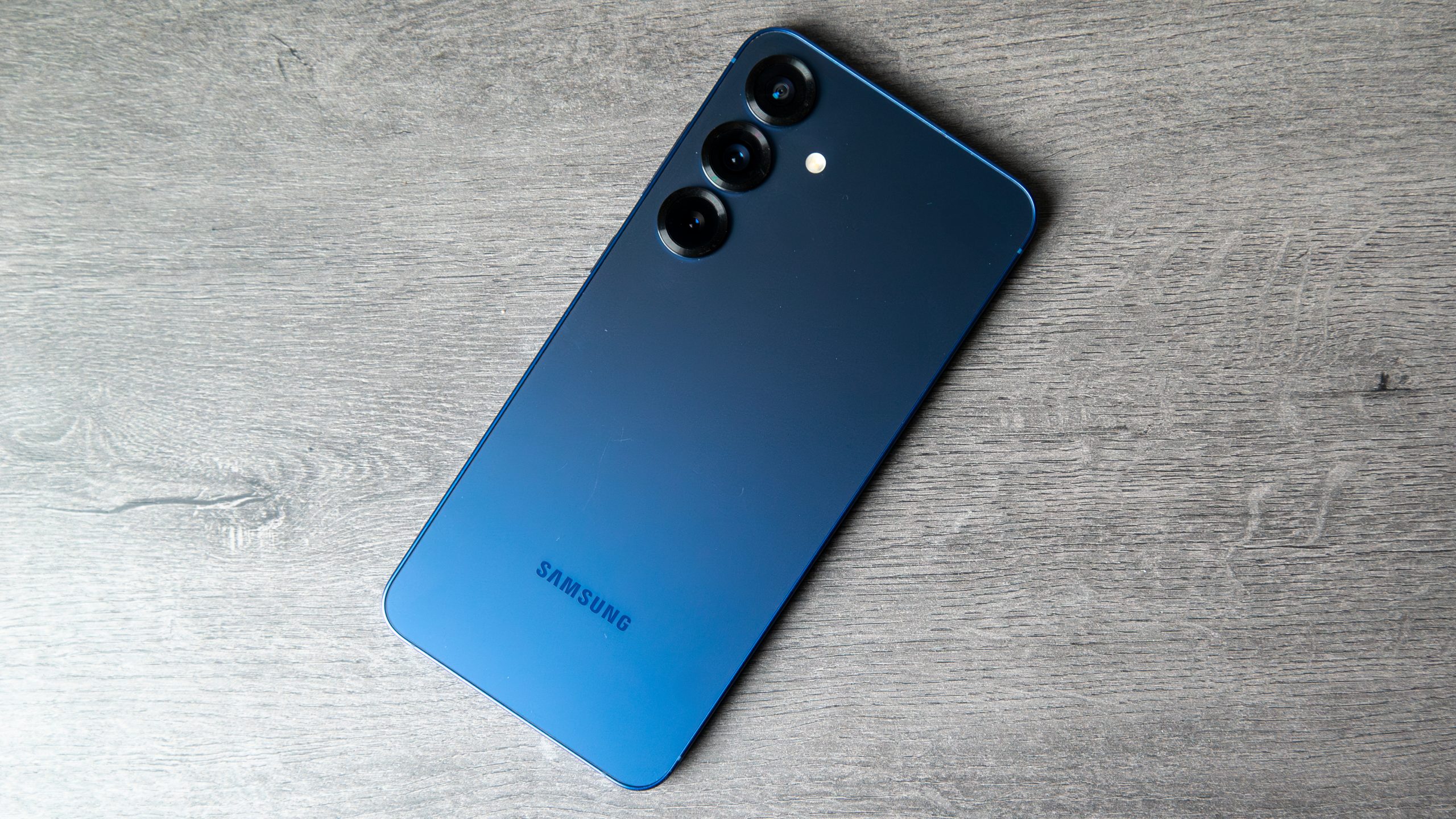 Samsung Galaxy S25 Plus Price Reduced by $300 on Amazon Before Memorial Day Weekend Sale