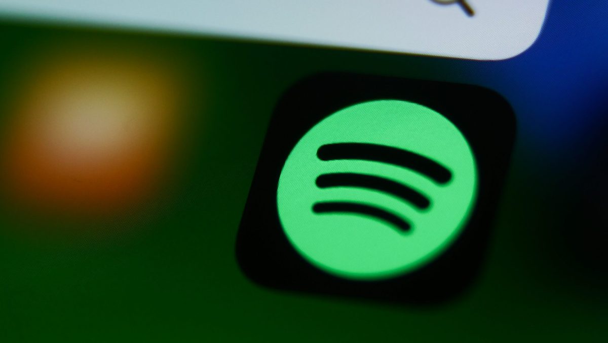 Spotify and Universal Music Agree on Deal for Fan-Made AI Covers and Remixes