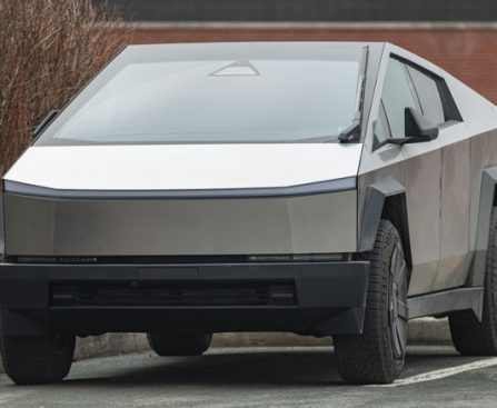 Tesla Cybertruck Driver Detained After Engaging 'Wade Mode' and Finding Themselves in a Lake