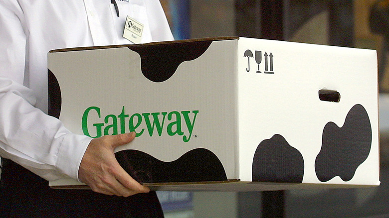 The Ascent and Decline of Gateway Computers: Factors Contributing to the Brand's Closure