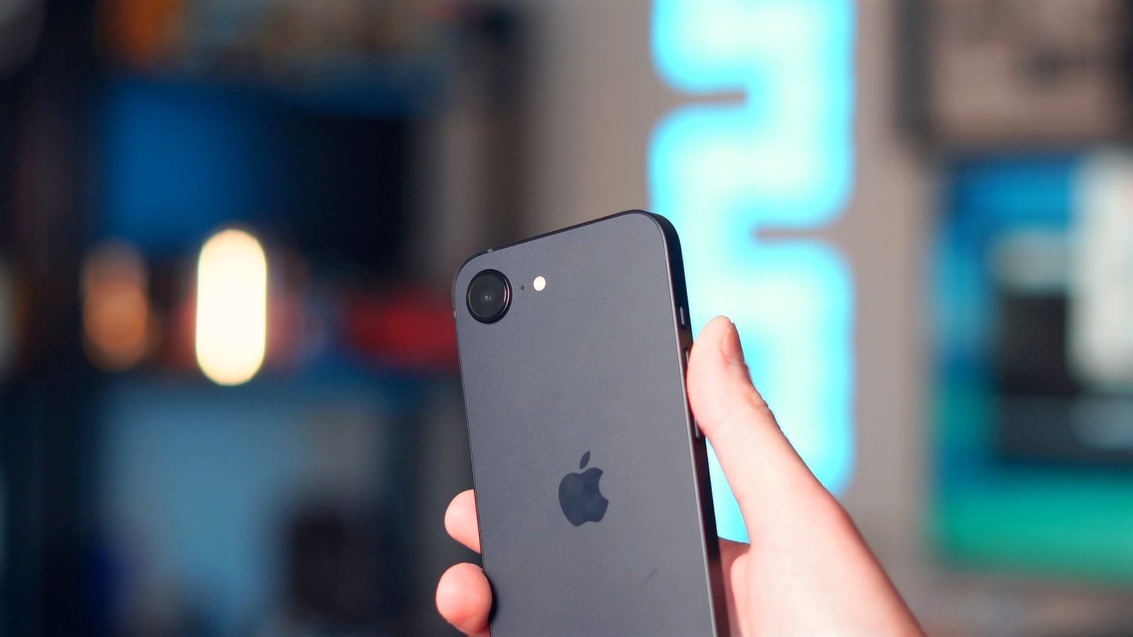 The Necessity for a Unique iPhone Persona: Delving into the Idea of a MacBook Neo Instance