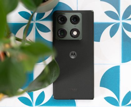 The Razr Fold Struggles to Stand Out