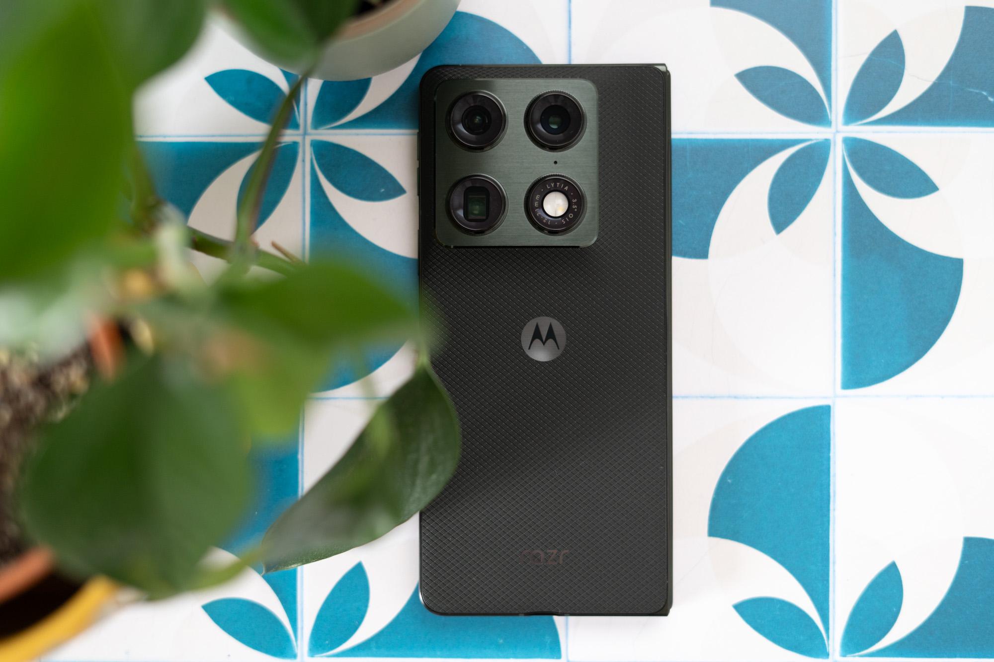 The Razr Fold Struggles to Stand Out