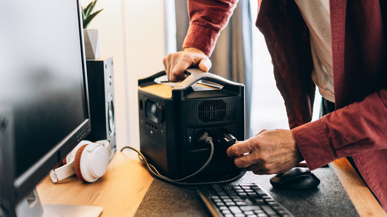 The Security of Operating a Computer Without an Uninterruptible Power Supply