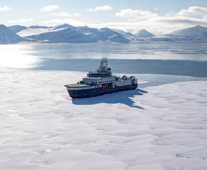 There's an Internet Bottleneck in the Middle East — Is the Solution at the North Pole?