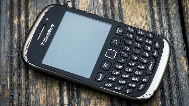 Three Vanished Tech Devices from the 2000s That Bring Back Fond Memories