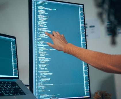 Top 5 Vertical Displays to Upgrade Your Computer Configuration