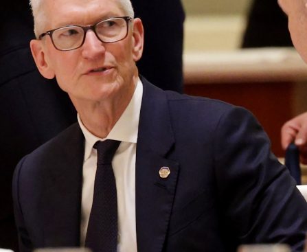 US mandates Air Force One travelers to discard gifts, pins, and burner phones following China visit