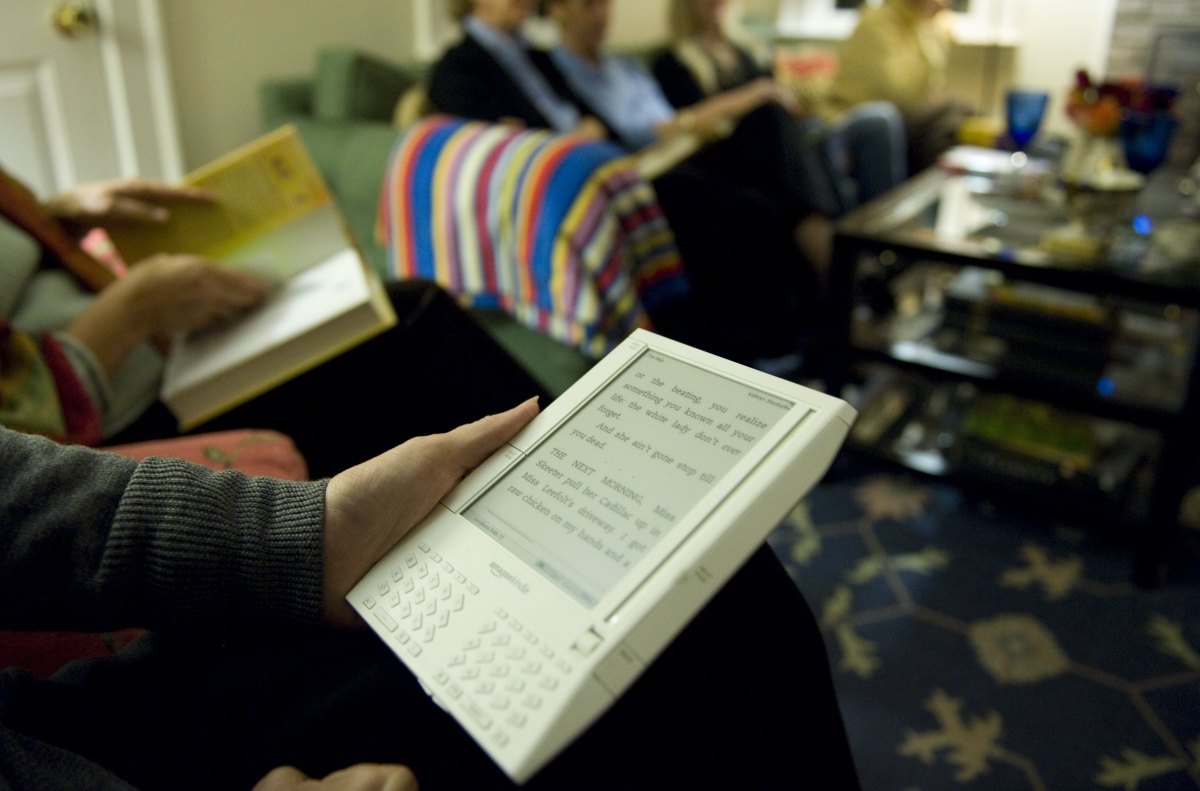 Users Resort to Jailbreaking Older Kindles After Amazon Ends Support
