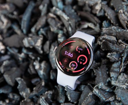 Wear OS 7 Tracks Deliveries and Sports Scores on Your Wrist
